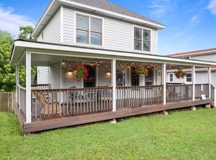 38 W Geneva St, Williams Bay, WI 53191