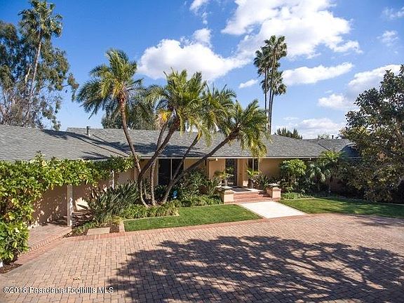 3rd image of 1001 Holly Vista Dr