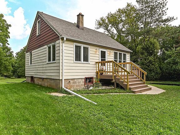3rd image of 11810 W Howard AVENUE