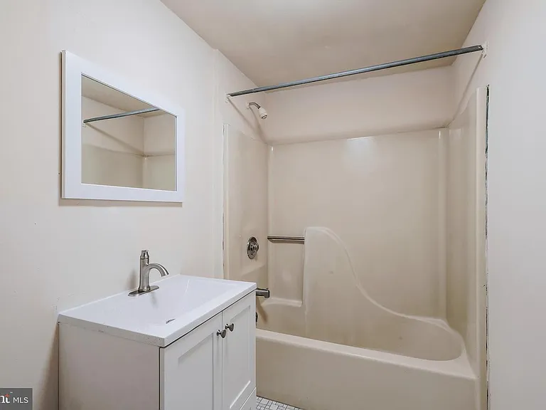 2212 Fairmount Ave #A — Photo 11