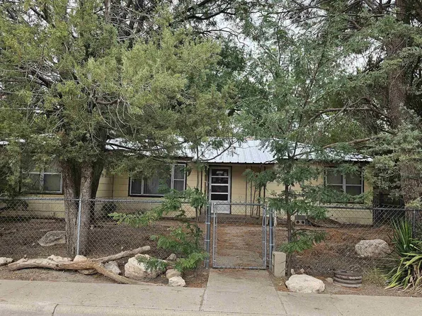 1523 S Avenue F, Portales, NM 88130