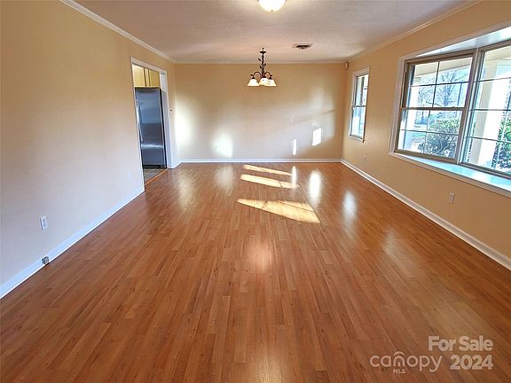 5th image of 561 29th Avenue Dr NW