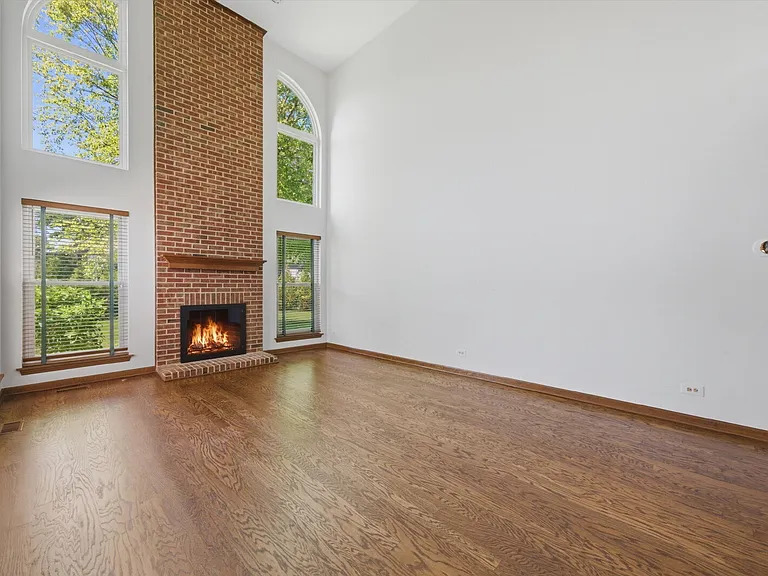 854 Deep Woods Ct — Photo 9