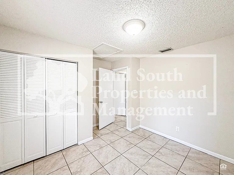 5866 Charlton Dr #5864 — Photo 9