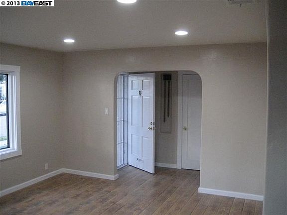 5th image of 243 Suffolk Dr