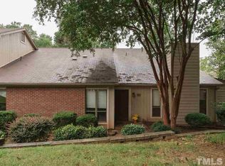 110 Twin Oaks Pl, Cary, NC 27511