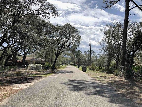 Exterior Neighborhood (street photo)