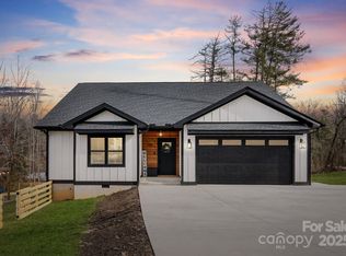 1934 Old Kanuga Rd, Hendersonville, NC 28739