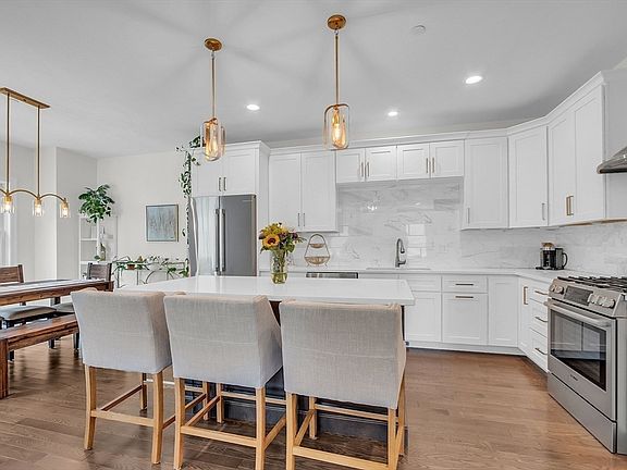 4th image of 17 Bailey Pond Ln #17