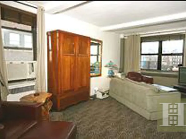 200 West 20th Street image 1 of 5