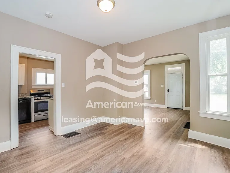 636971_004_dining_room_5.jpg
