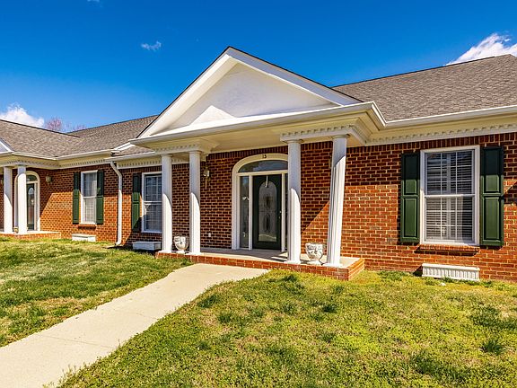 3rd image of 113 Golf Club Ln APT 13