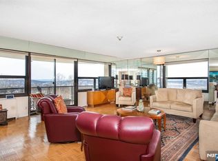 2 Claridge Dr APT 4MW, Verona, NJ