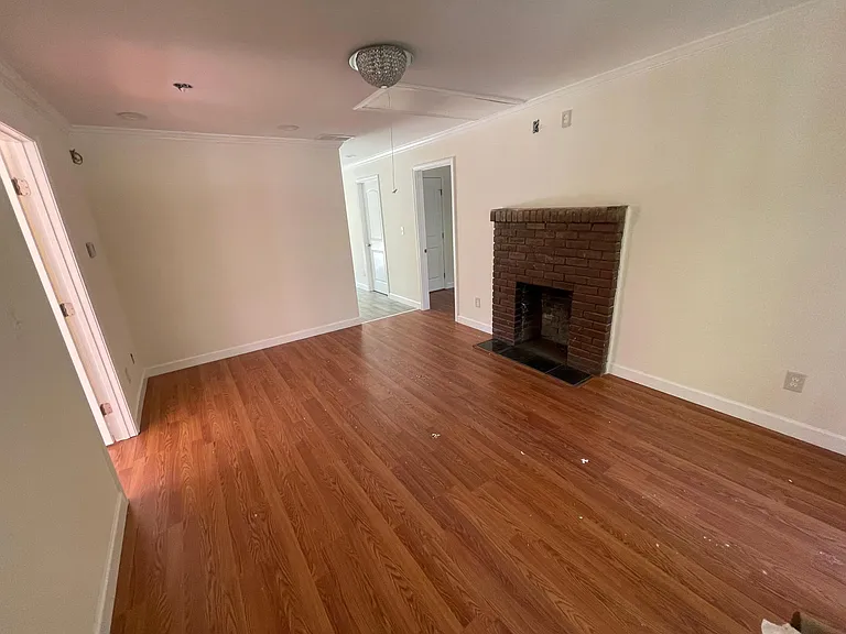 2110 Larchwood Rd SW — Photo 11