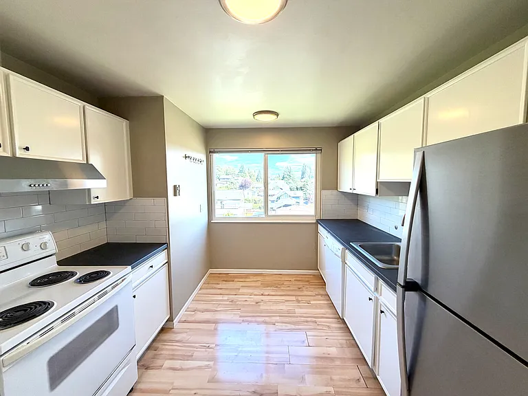 2663 Thorndyke Ave W #402 — Photo 6