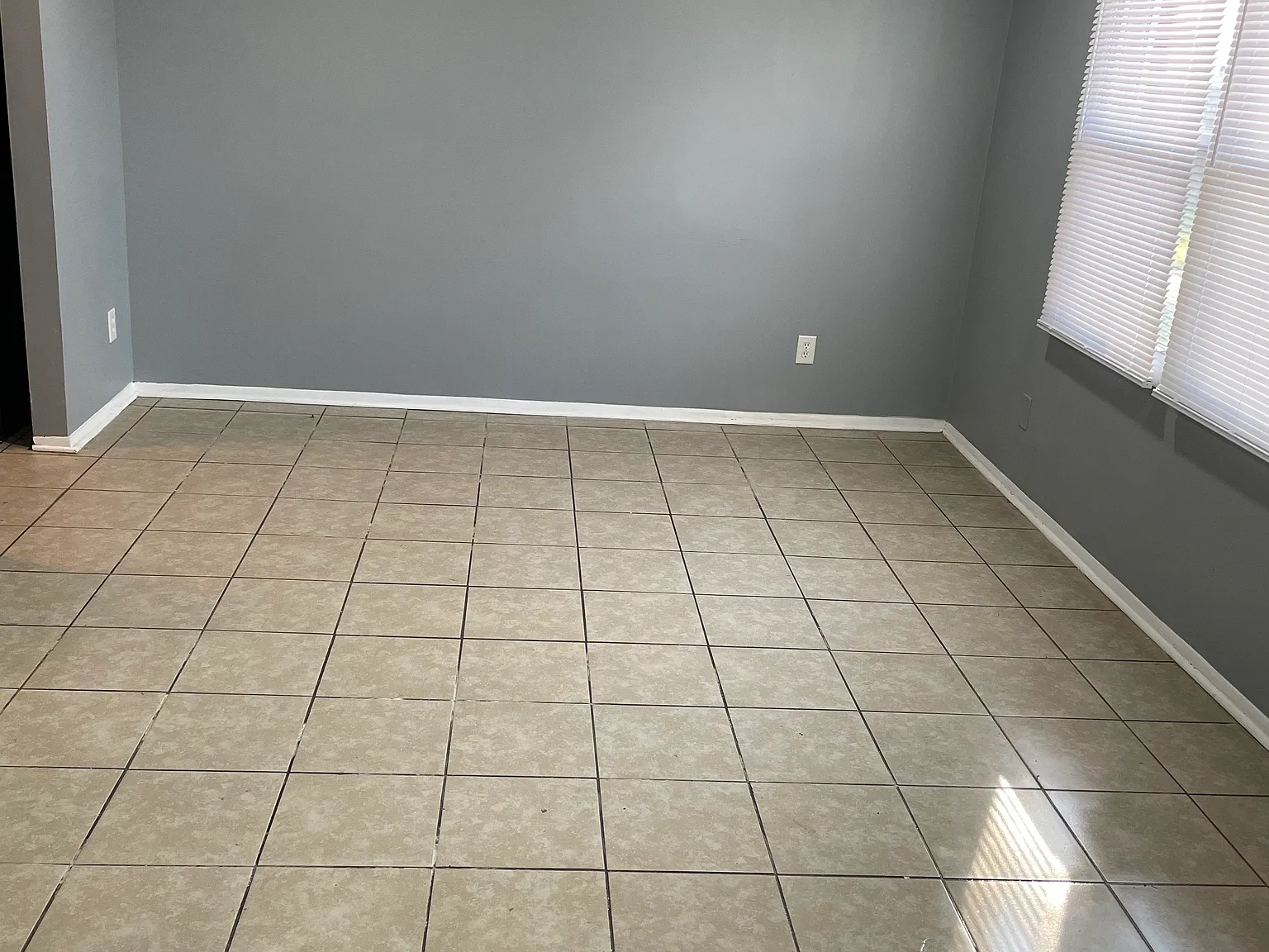 3 bed, 1.5 bath, 1330 sqft, $1,775 — Photo 4