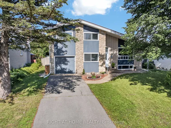 1385 Chartrand Ave, Ottawa, ON K1E 1H9