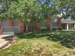 512 E Country Club Rd, Salina, KS 67401