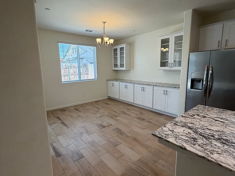 2026 Sherbrook Ave — Photo 4