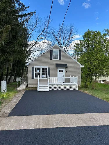 49 Chase Ave Photo 1