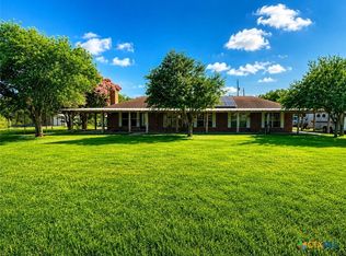 2035 County Road 400, Yoakum, TX 77995