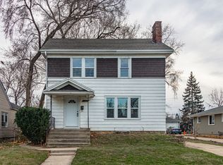 2107 Waverly Pl, Waukegan, IL 60085