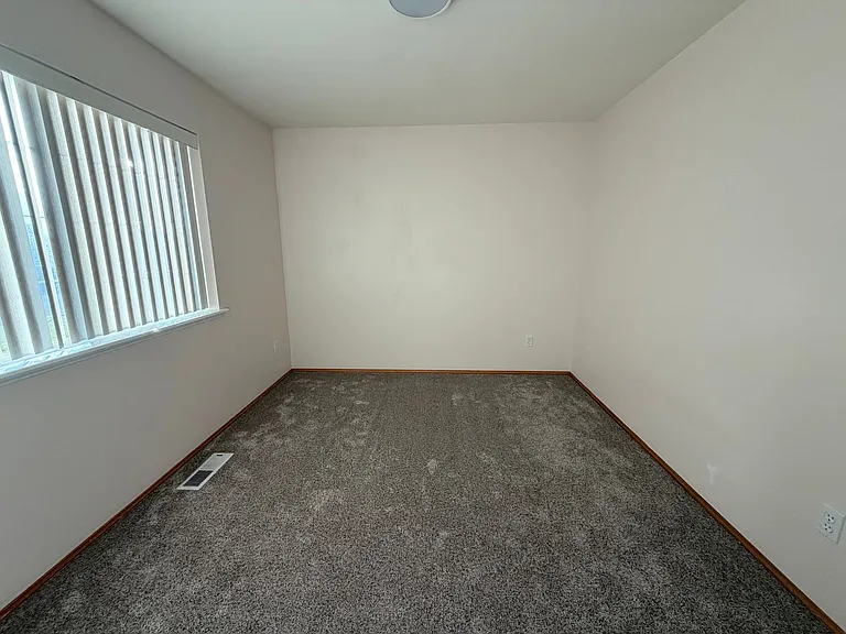 2442 Highland View Dr — Photo 10
