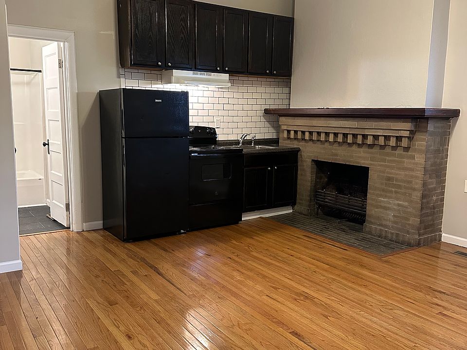 1st image of 607 E Ormsby Ave #3