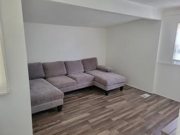 28 Merrill St, Rochester, NY 14615
