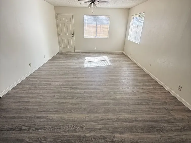 3012 Catalina Dr — Photo 11