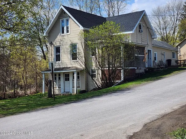 636 Enders Avenue, Howes Cave, NY 12092
