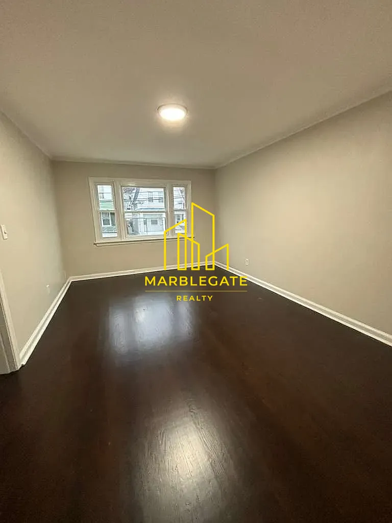 2 bed, 850 sqft, $1,750 — Photo 3