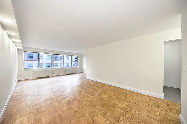 Rented by Buchbinder & Warren | media 18