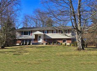 28 Woodglen Dr, New City, NY 10956