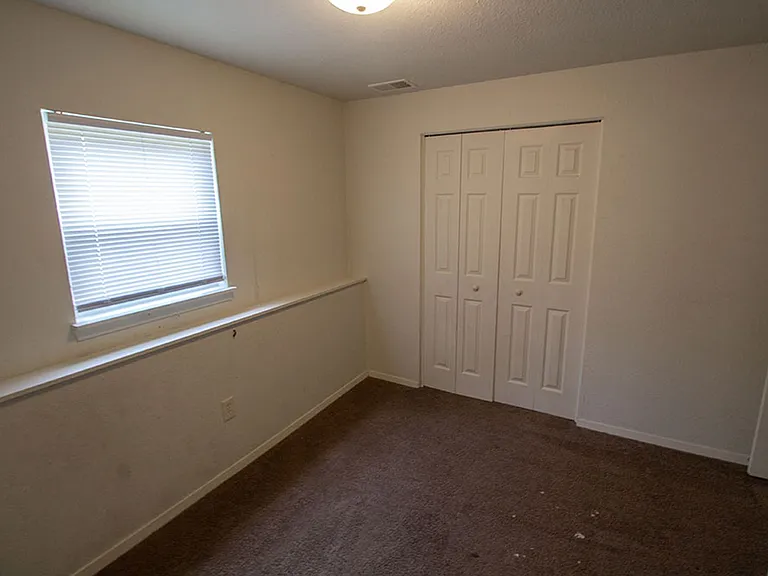 1013 W Ash St — Photo 29