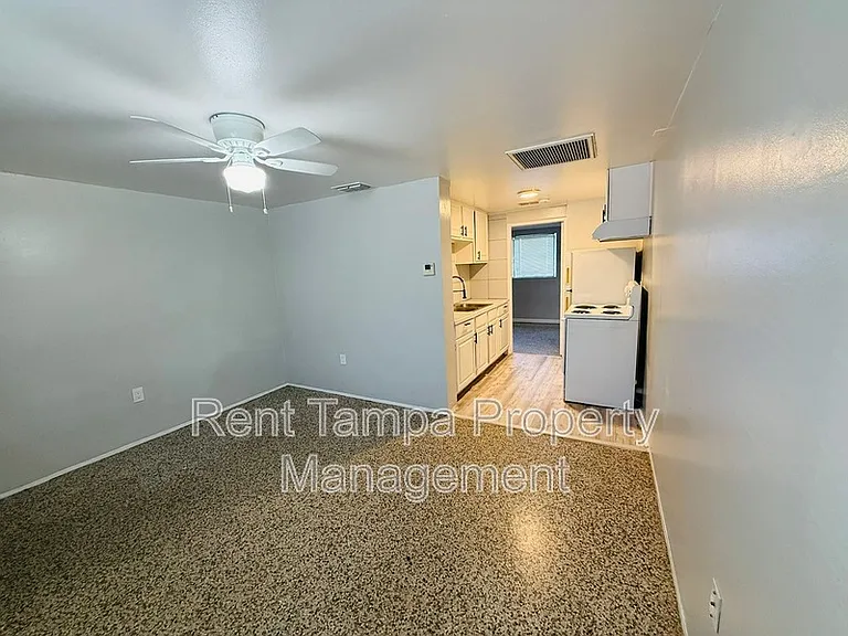 314 7th Ave NE #4 — Photo 4