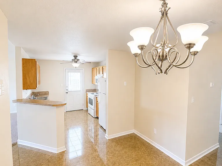 2704 Vernice Loop — Photo 7