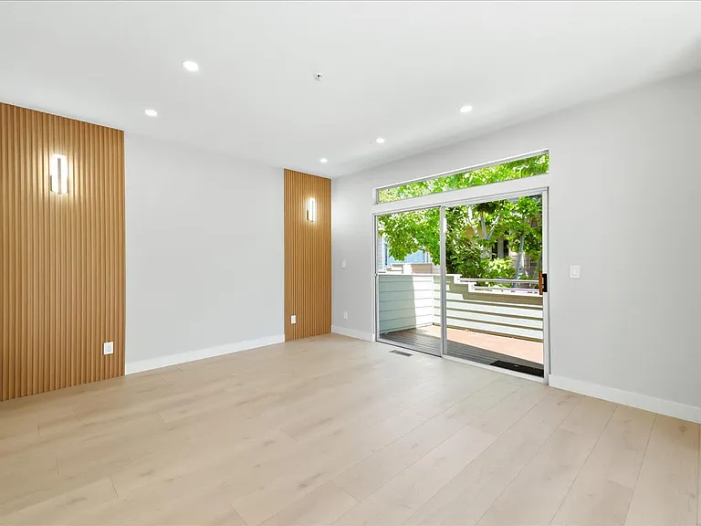 521 Porpoise Bay Ter #A — Photo 8