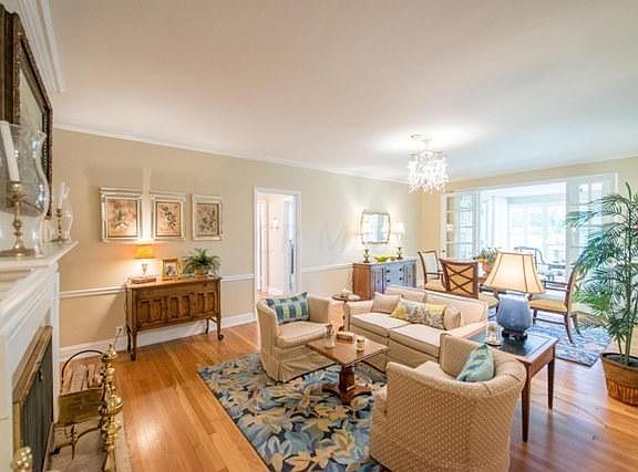 2nd image of 2121 Arlington Ave APT 3