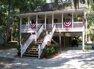 1716 Lybrand St, Edisto Island, SC 29438