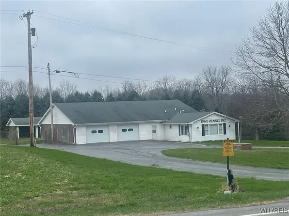 1068 Meiser Rd, Corfu, NY 14036