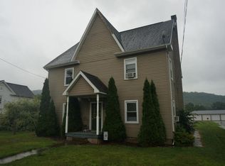 826 E 3rd St, Nescopeck, PA 18635