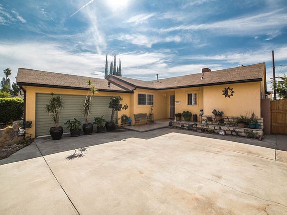 3rd image of 7055 Teesdale Ave