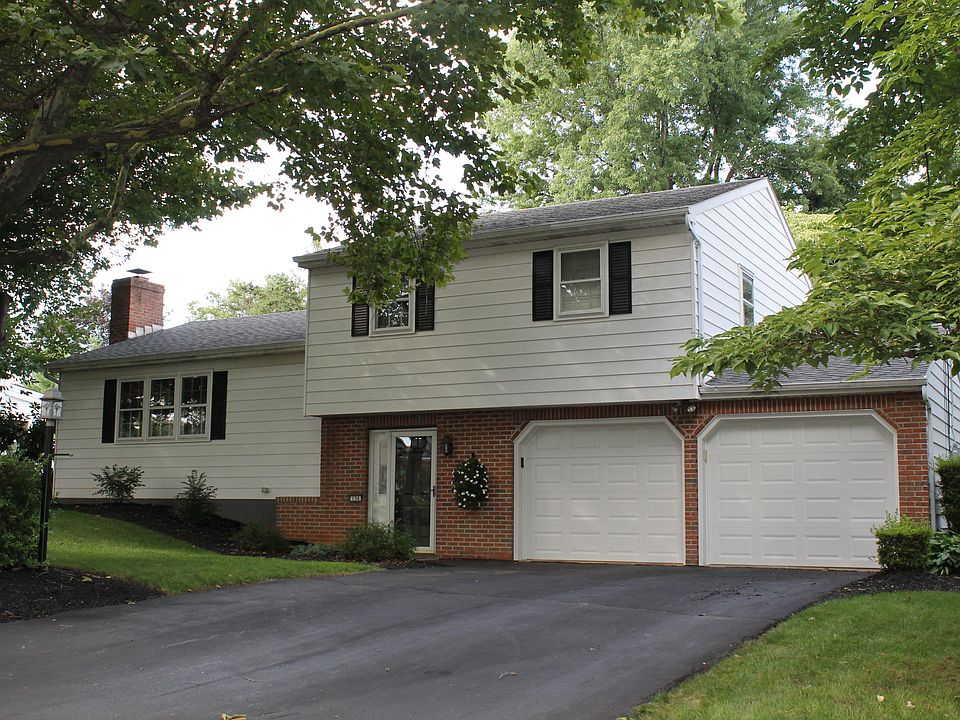 1st image of 136 Applewood Dr