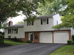 136 Applewood Dr, Easton, PA 18045