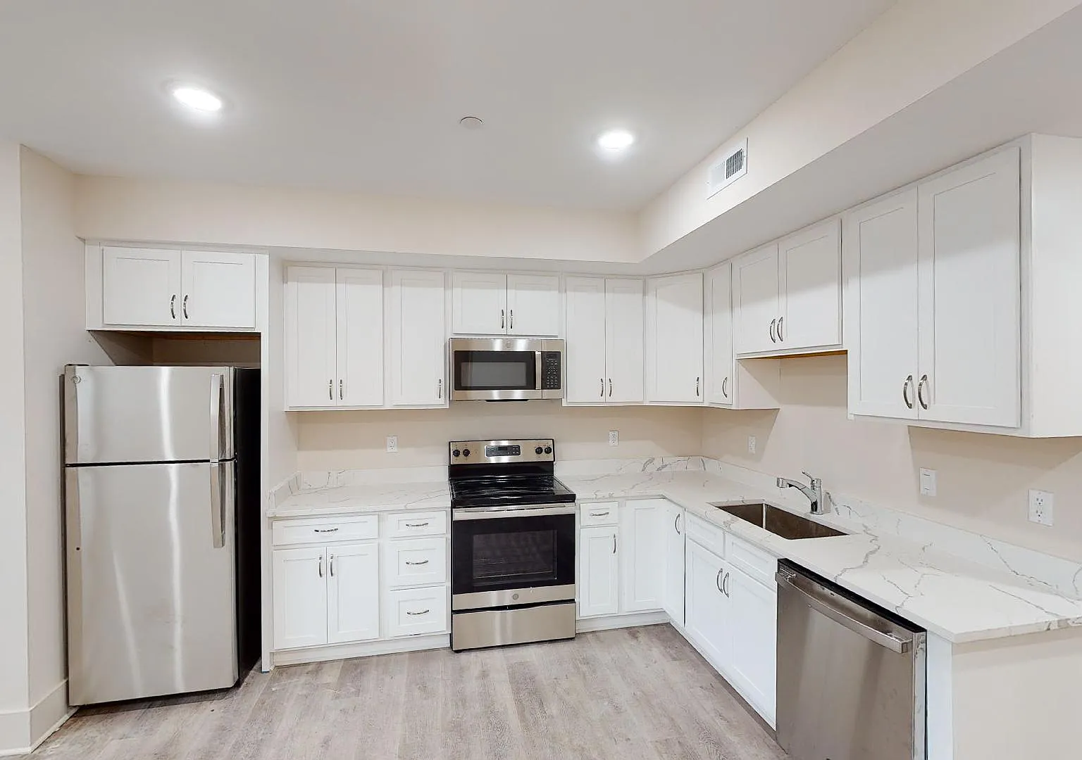 1 bed, 700 sqft, $1,747 — Photo 1