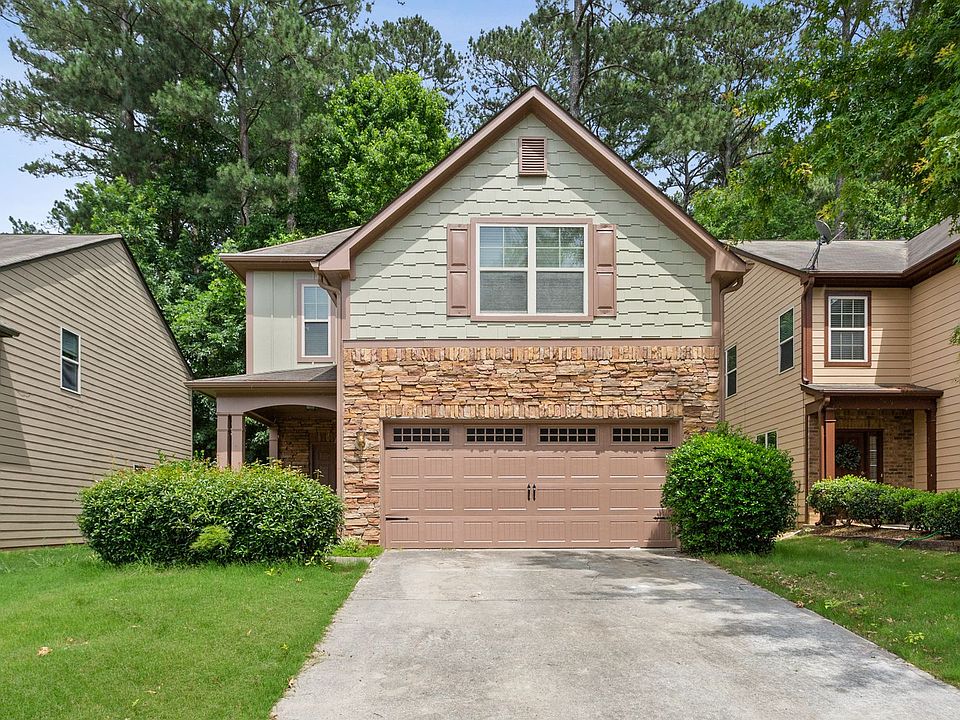 1st image of 924 Silver Lake Dr