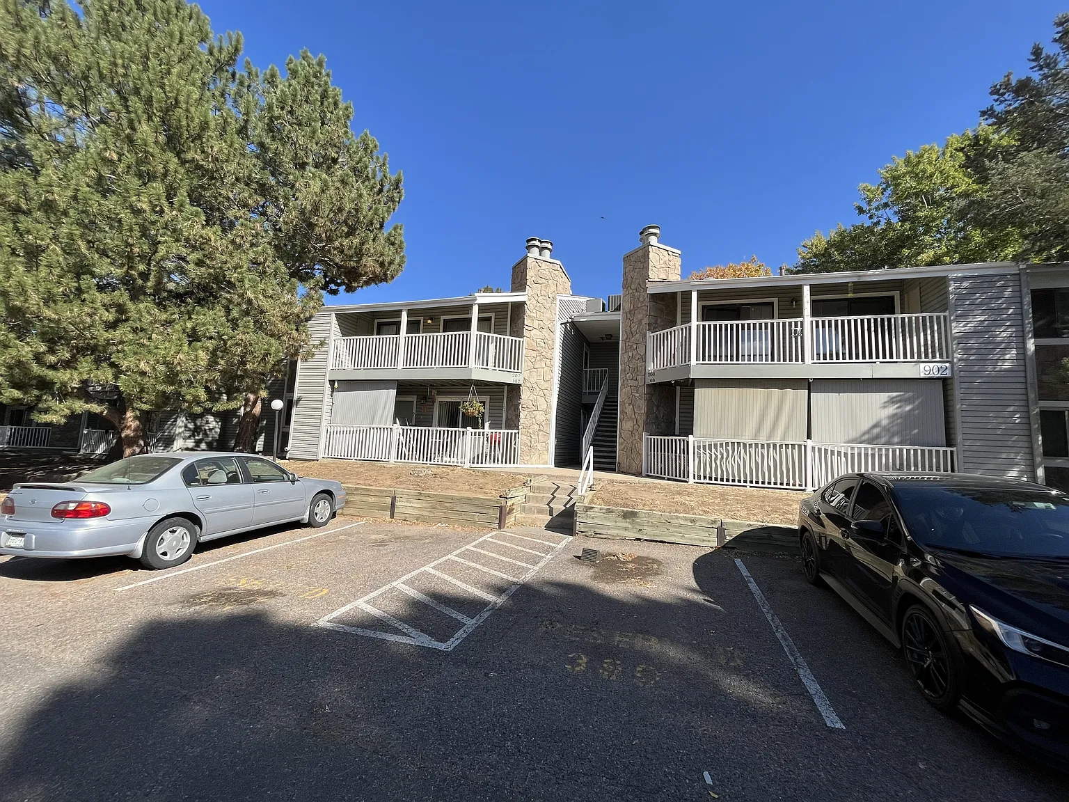 902 S Walden St - 207 - Trp - 207 — Photo 1