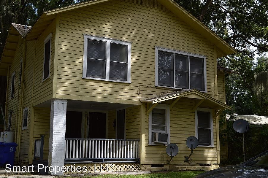 1st image of 208 E Park St