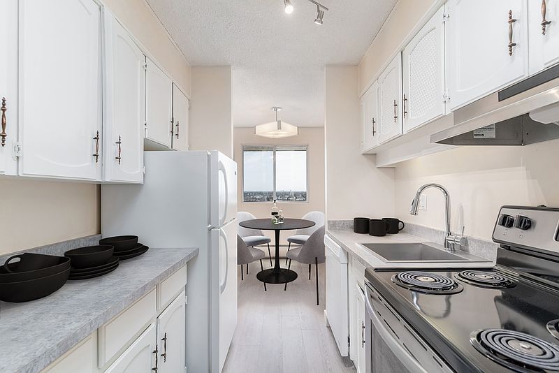 Edmonton Apartment for rent - 2 Bedrooms — photo 2